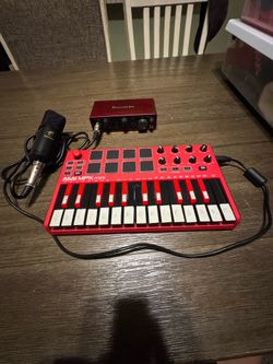 Akai MPK mini keyboard and focusrite Scarlett 2i2 interface