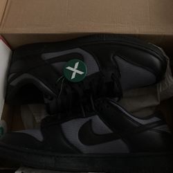 Nike off noir sb dunk