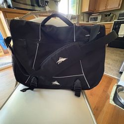 High Sierra LAPTOP CARRYING CASE *never used* 