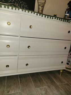 6 Drawer Dresser Perfect Condition