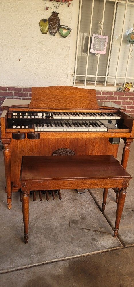 HAMMOND ORGAN M3 + 125 LESLIE SPEAKER