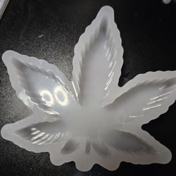 White Leaf Ashtray 