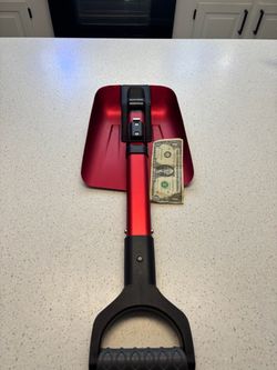 New foldable retractable shovel
