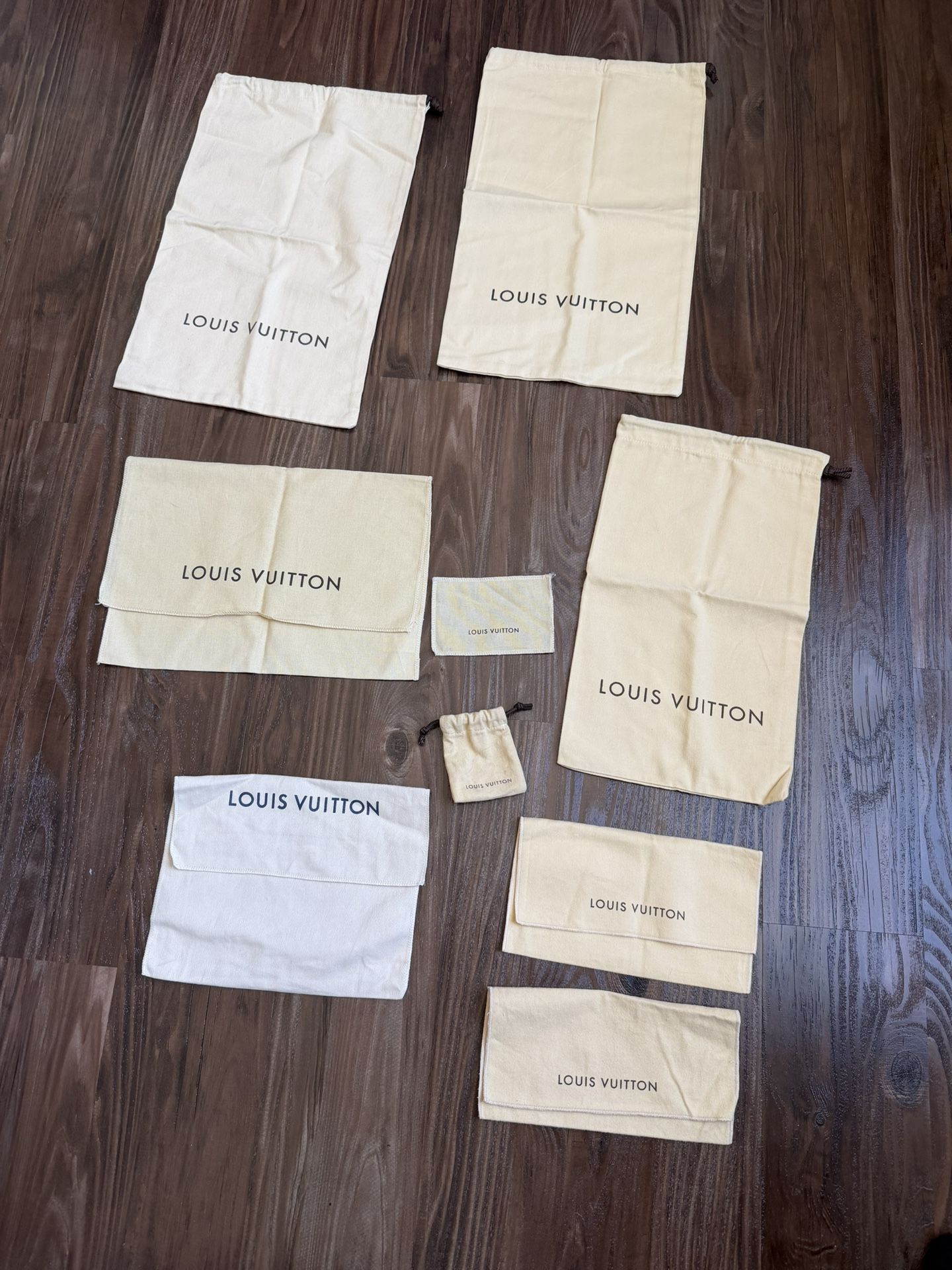 Dust bag Louis Vuitton