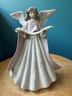 Lladro #5831 Angel Tree Topper/Angel Singer Figurine
