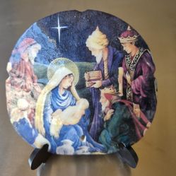 Nativity Scene Handpainted On Sand Dollar Large 4.75"x4.5" 2009 With Stand& Box