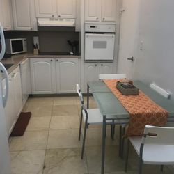 Kitchen Table With 4 Chairs