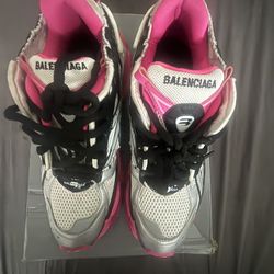 pink balenciaga runner