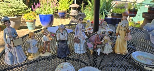 Collectable Avon Porceline Figurines