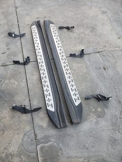 2017 Toyota Highlander  Running Board