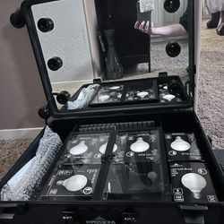 Make-up Suit Case With vanity Lights