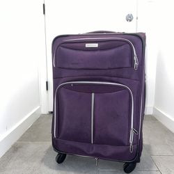 26’ X 18’ Samsonite Checked Bag