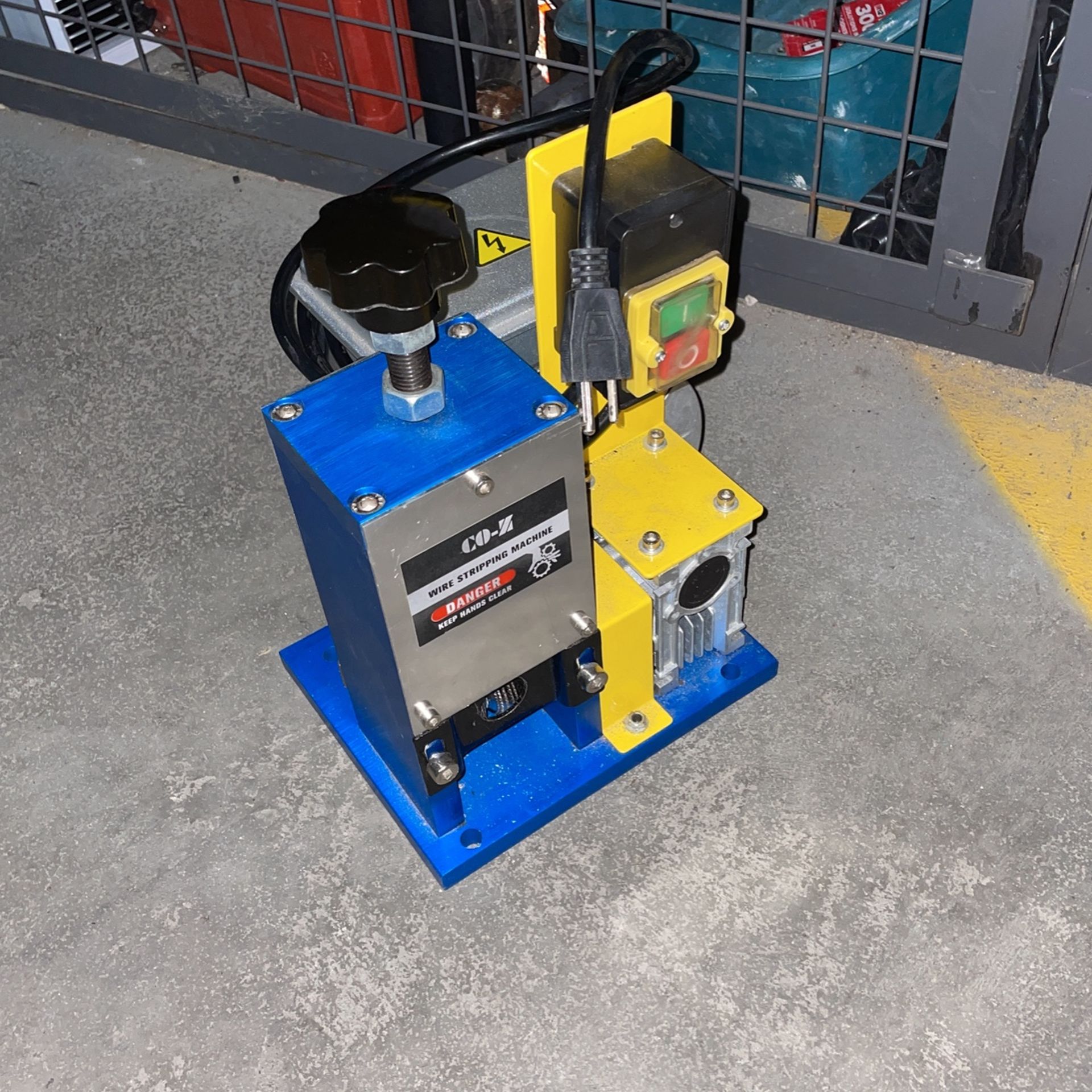 CO-Z Wire Stripping Machine