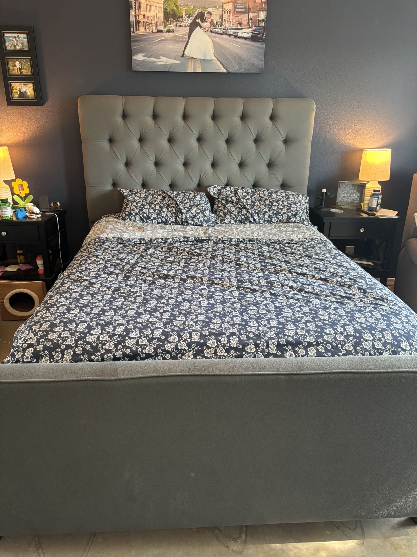 Living spaces Queen bed