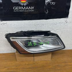 Audi Q5 14 -17  Rh Headlamp.  Oem