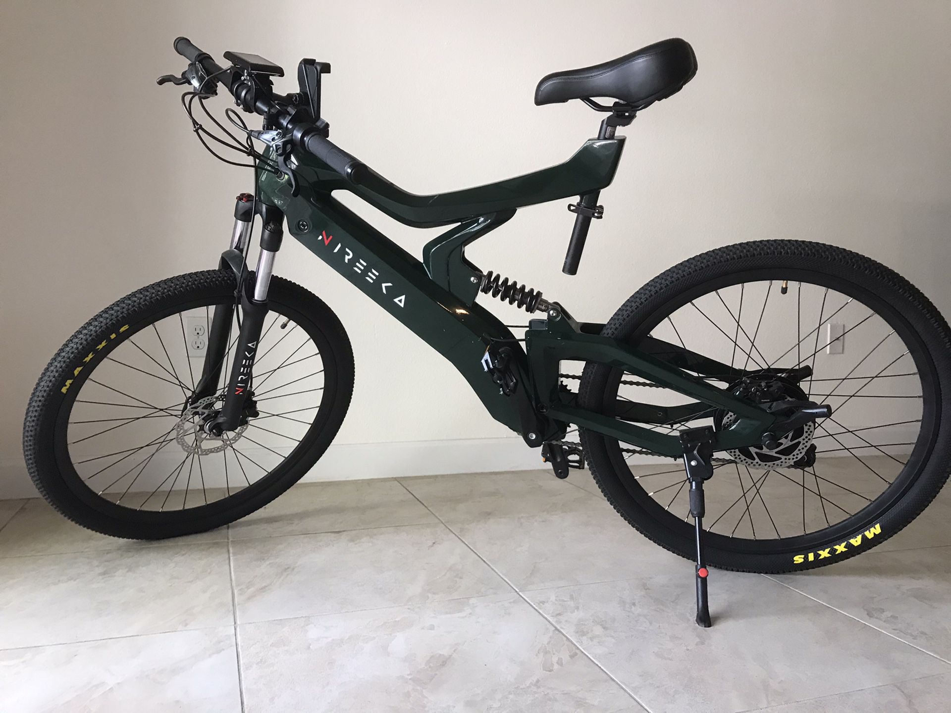 Amazing Electric Bicycle (E-bike) with Unique Carbon Fiber Frame