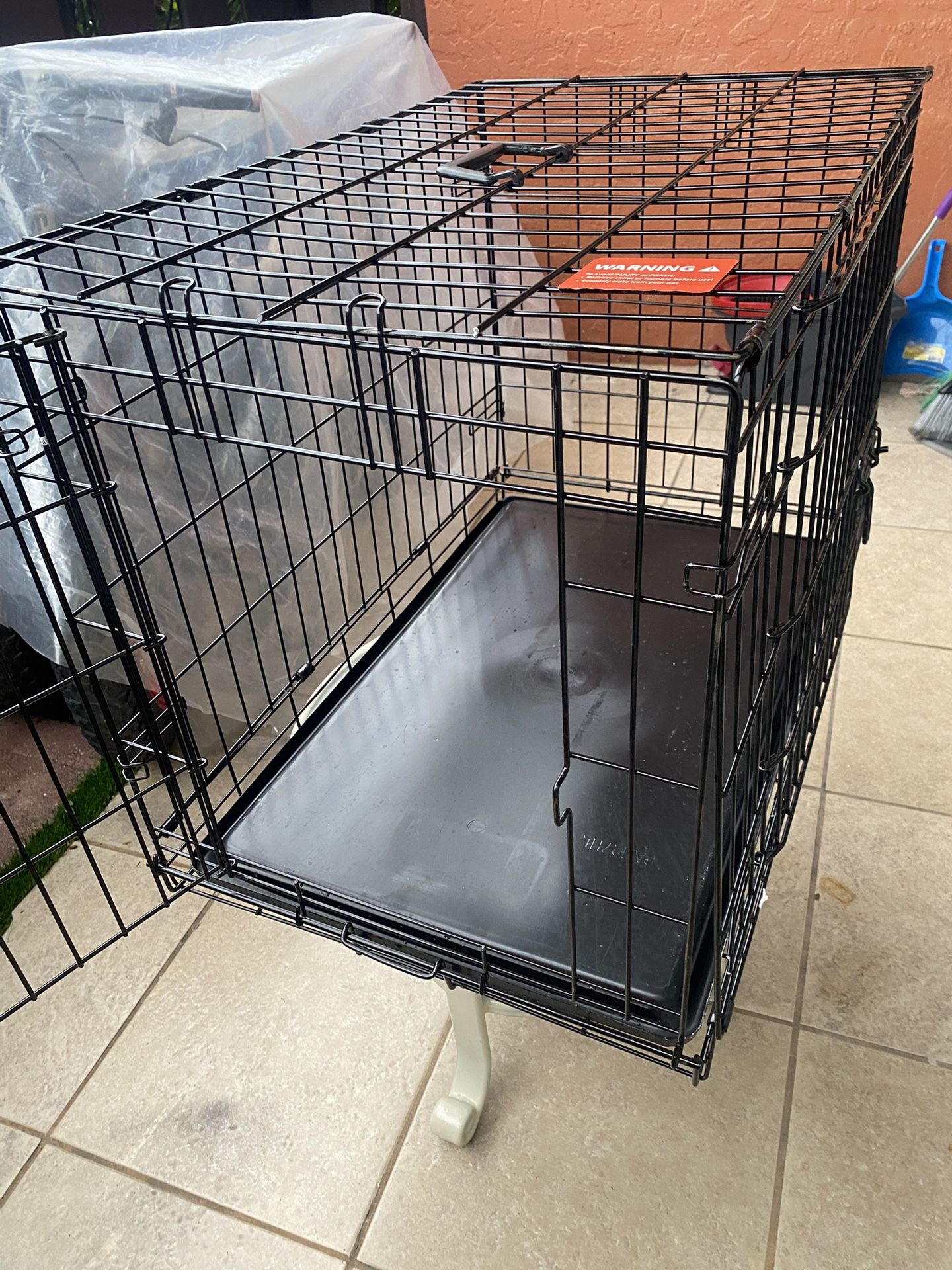 Dog crate. 30.00 Obo