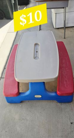 Kids picnic table