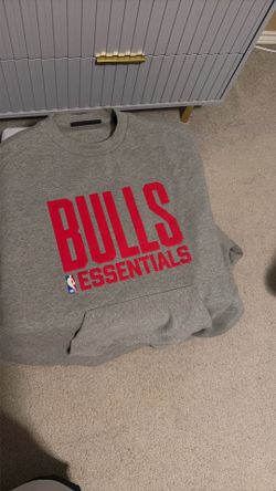 Essential Chicago Bulls hoodie size Medium