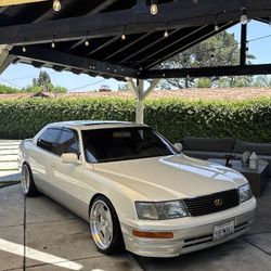 1995 Lexus LS 400