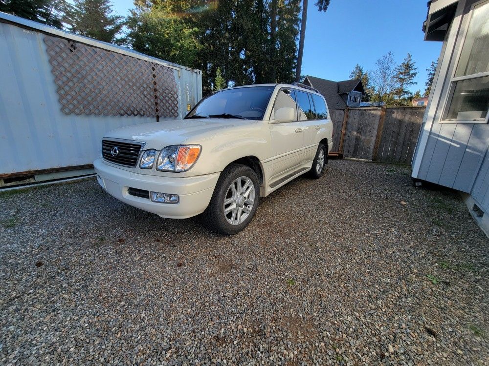 2000 Lexus LX