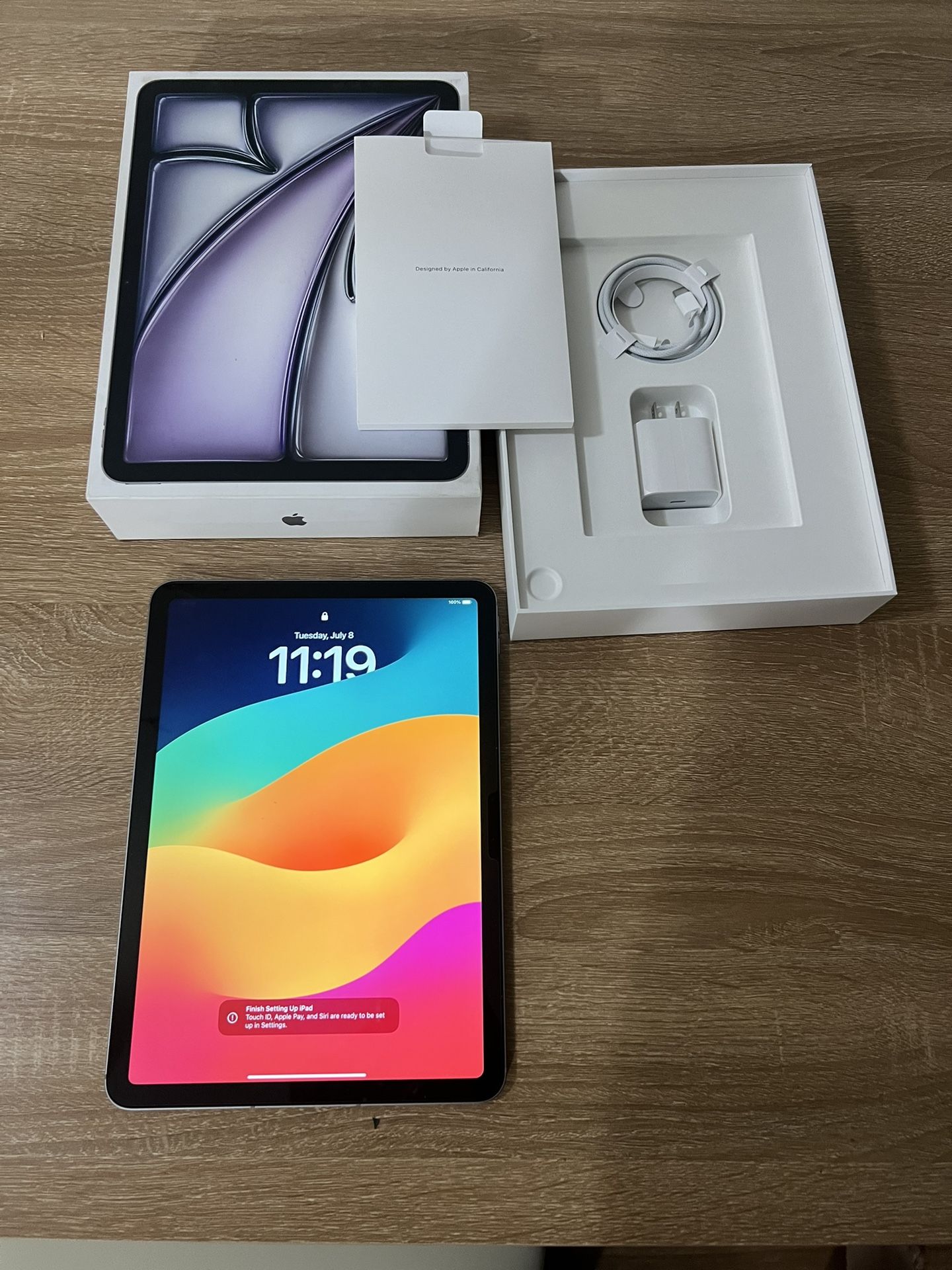 iPad Air 11inch (M2) 128gb WiFi and Cellular, Space Gray, Unlocked. Excellent Condition