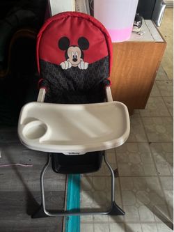 Silla de bebé e elefante construcciónes