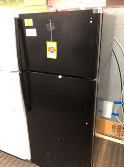 Brand New GE Top Freezer Refrigerator in Black (Model:GTS18GTNRBB) HB