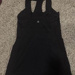 Women’s lululemon  workout shirt
