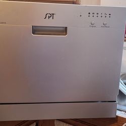 ** REDUCED** SPT Countertop Dishwasher Model SD-2201S