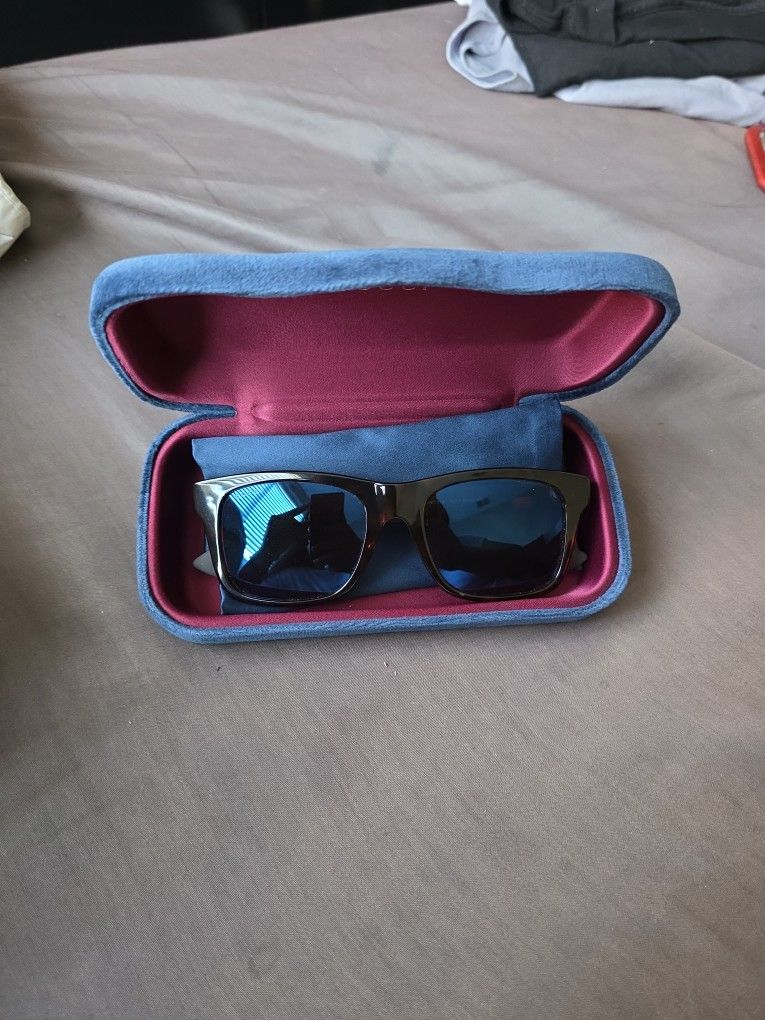 Gucci Sunglasses GG0008S