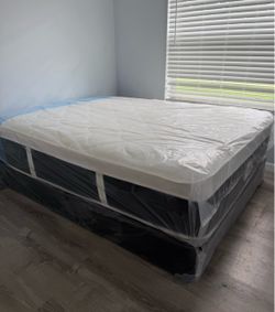 Queen Plush Pillow Top Mattress Set | Same Day Delivery