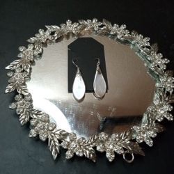 EXQUISITE Marked .925 Sterling Silver Mother of Pearl Dangle Earings

