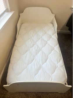 Toddler bed