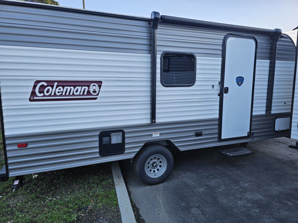 2024 Remolque de viaje Coleman 17BH Travel trailer
