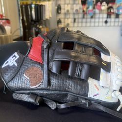 Soto Oreo ( cookies and cream ) Baseball glove 12 in