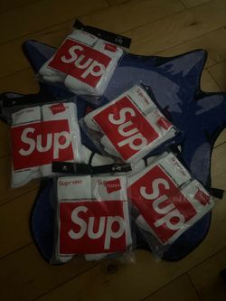 Supreme socks