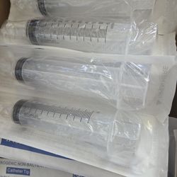 60 ml plastic syringe