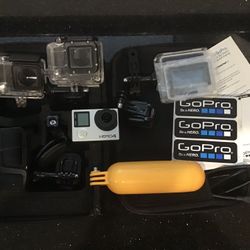 Awesome GoPro Sports Camera With Many Extras