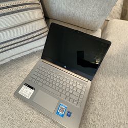 💻 HP Laptop Rose Gold – Powers On, Needs Repair / For Parts