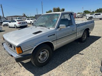 1982 DATSUN PICK UP TRUCK