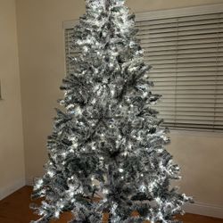 Brand New YITAHOME Prelit Snow Flocked Artificial Full Christmas Tree 7.5ft with Remote Control, Christmas Pine Tree with 11 Light-Modes, 1450 SKU513