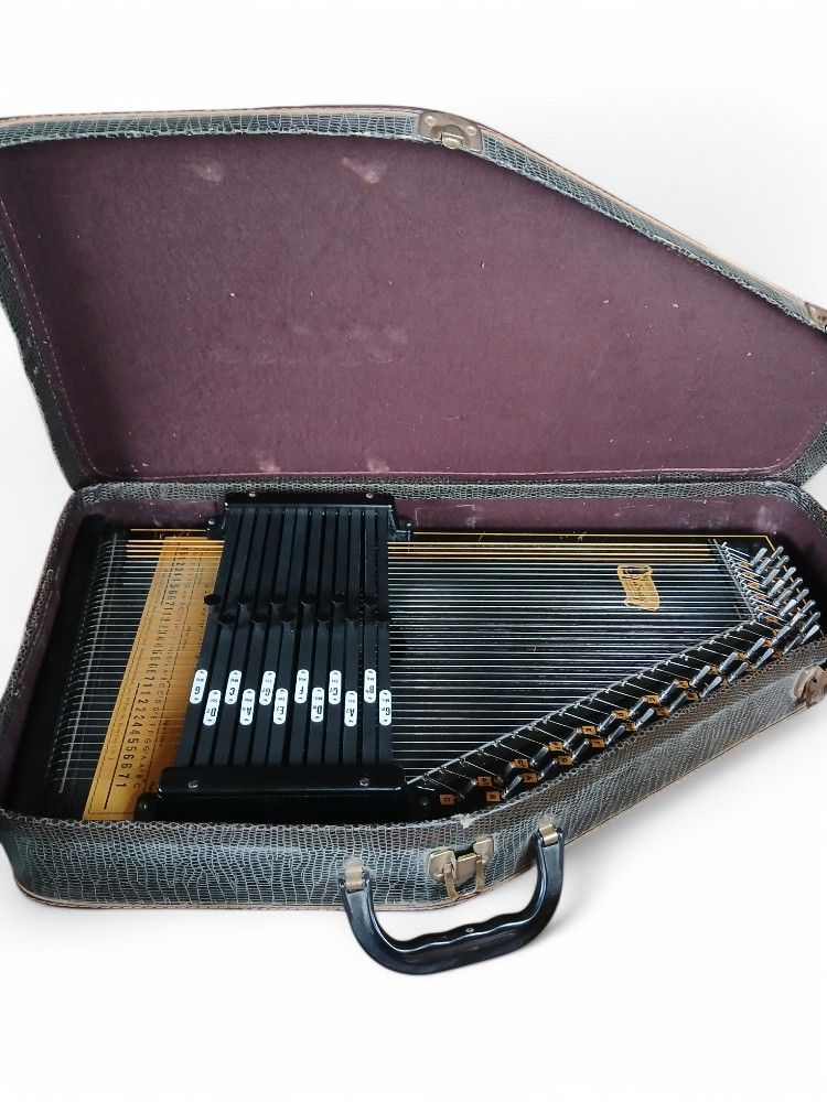 Vintage Early 60's Autoharp In Awesome Condition W/ Case, Tuner, + Books