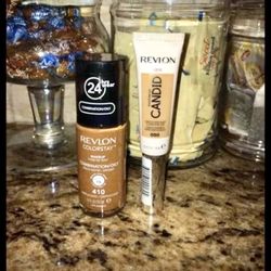 Set of revlon combination oily cappuccino foundation w medium deep concealer•all for $10
