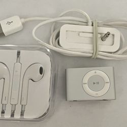 Apple iPod Shuffle 2nd Generation 1gb Silver With Apple Charging Stand