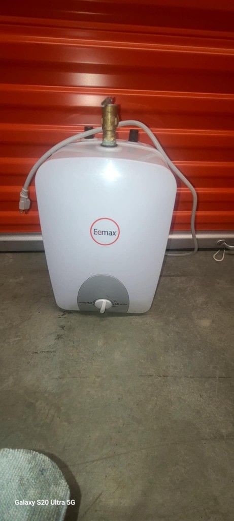 Eemax electric hot water heater. 1.5 gallonspl