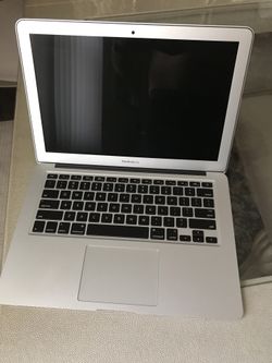 2016 MacBook Air 11 inch 1.6Ghz i5 4GB 128GB SSD