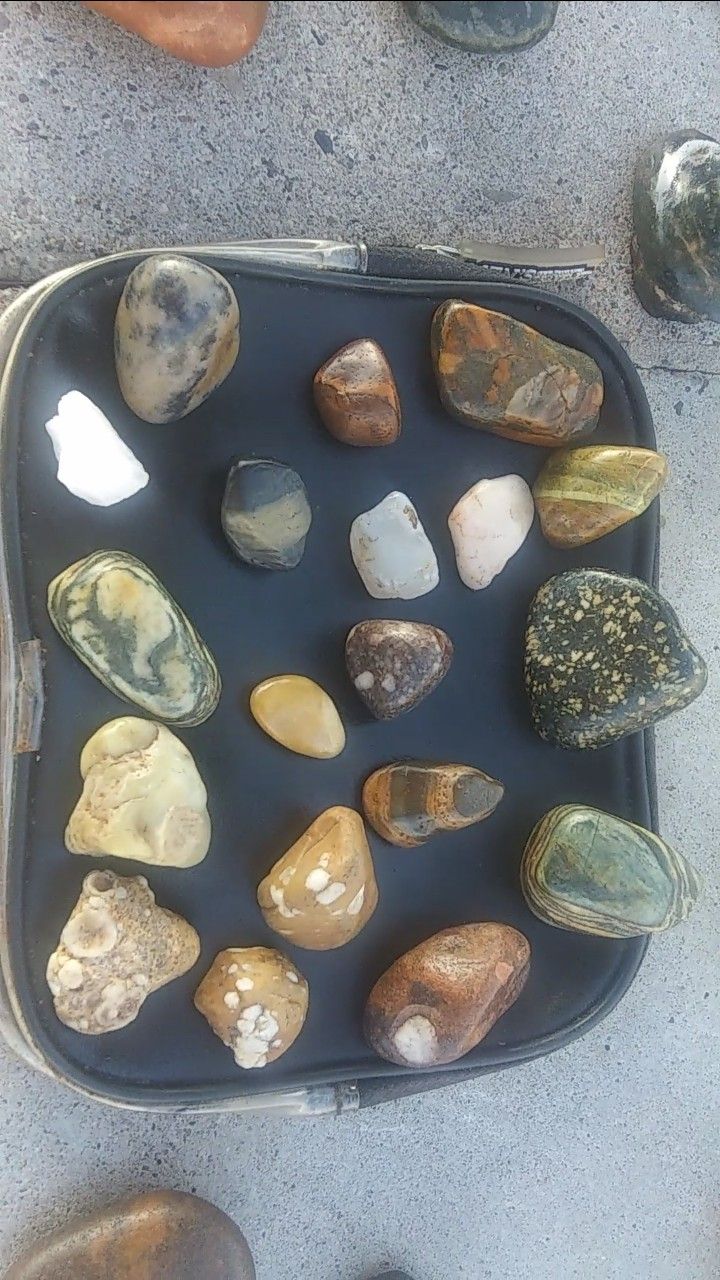 Collector's and Sculpting rocks