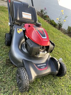 Lawnmower Honda HRN216 Gas Lawn Mower