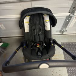 Doona Convertible car Seat And Stroller 